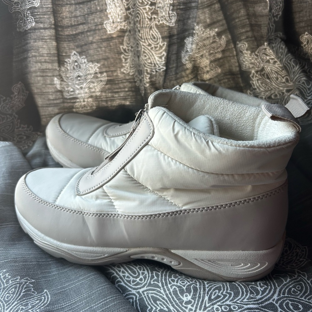Easy Spirit Quilted Winter Boots in Cream and Gray